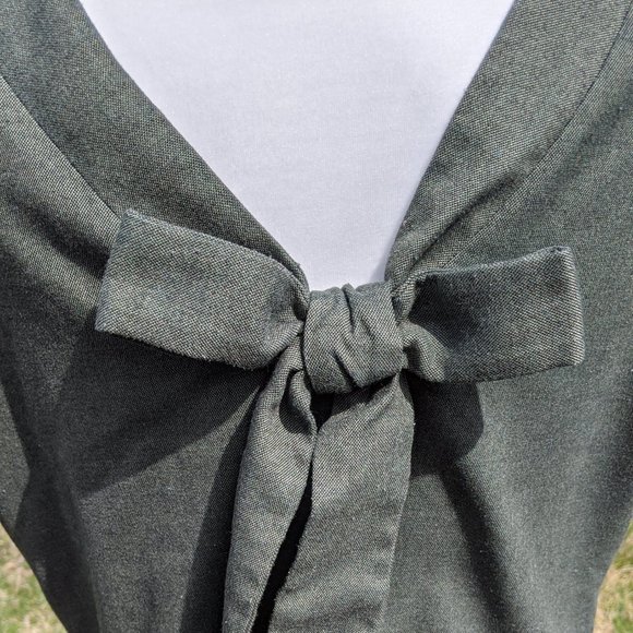 Bow Back Green Short Sleeve Blouse - Picture 3 of 3